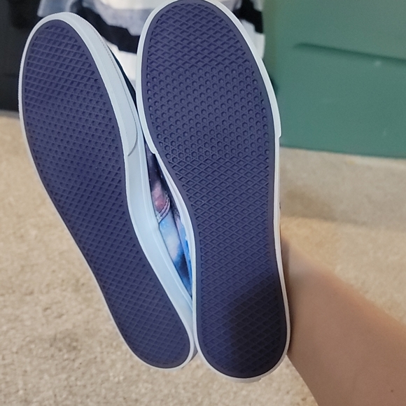 Space Vans - Picture 6 of 7